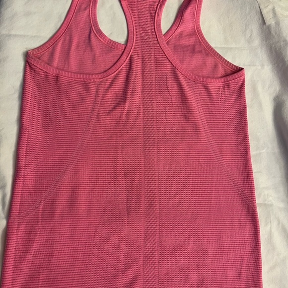 LULULEMON Pink Sleeveless Women's Top - Picture 3 of 9